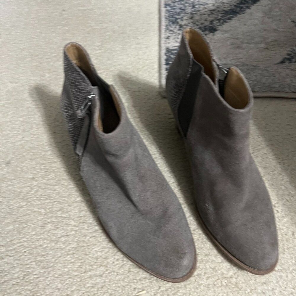 Vionic‎ boots size 10